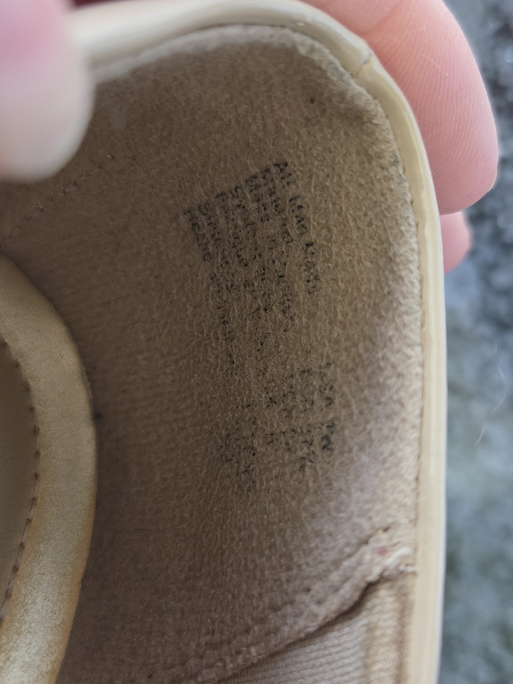 Dexflex Comfort Nude Beige Patent Mid-Heel Pumps 7Wide - Picture 16 of 16